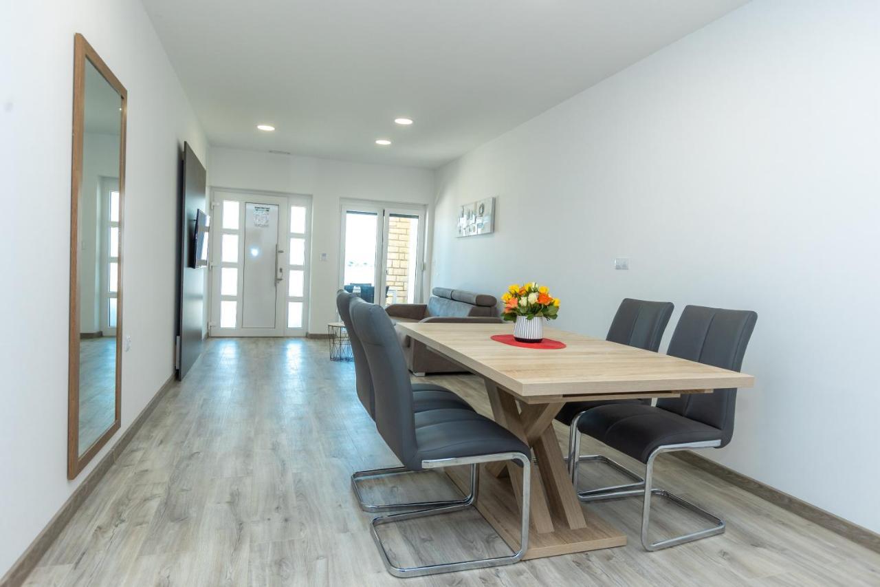 Apartments Maris Светі Филип-і-Яков Екстер'єр фото