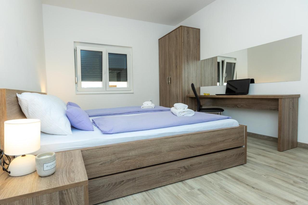 Apartments Maris Светі Филип-і-Яков Екстер'єр фото